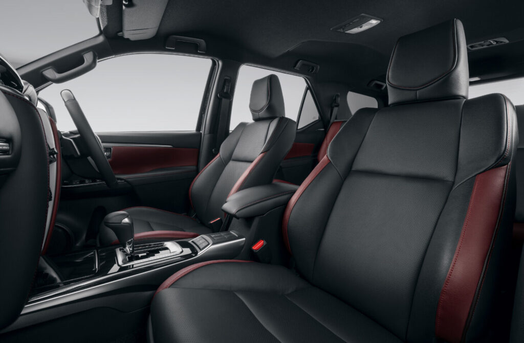 Toyota Fortuner MHEV Front Seat